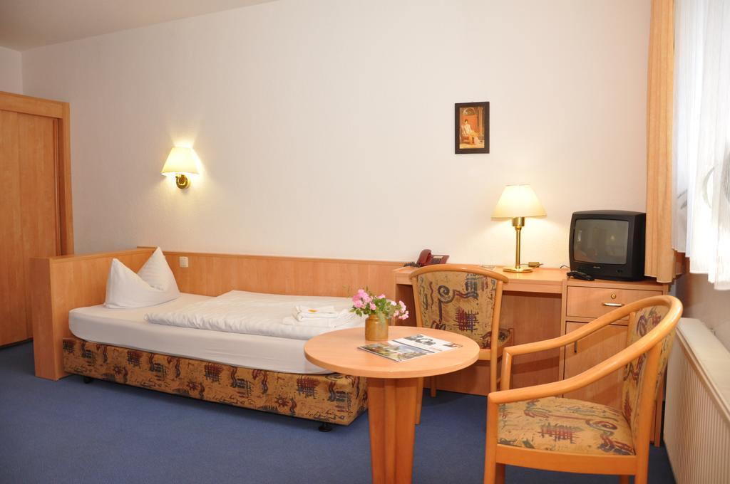 Pension Lindenhof Kromsdorf Bagian luar foto
